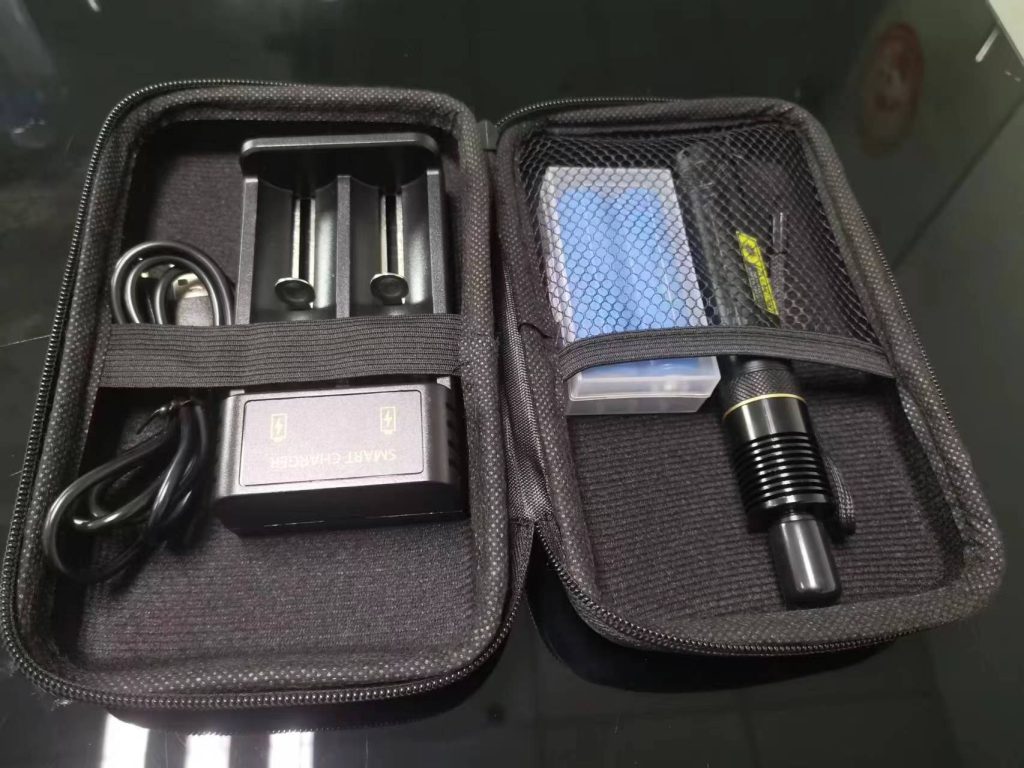 The FL02 curing pen with simple zipper packaging